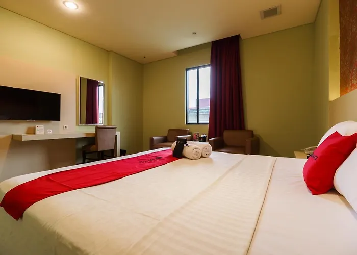 Reddoorz Plus Near Dunia Fantasi Ancol